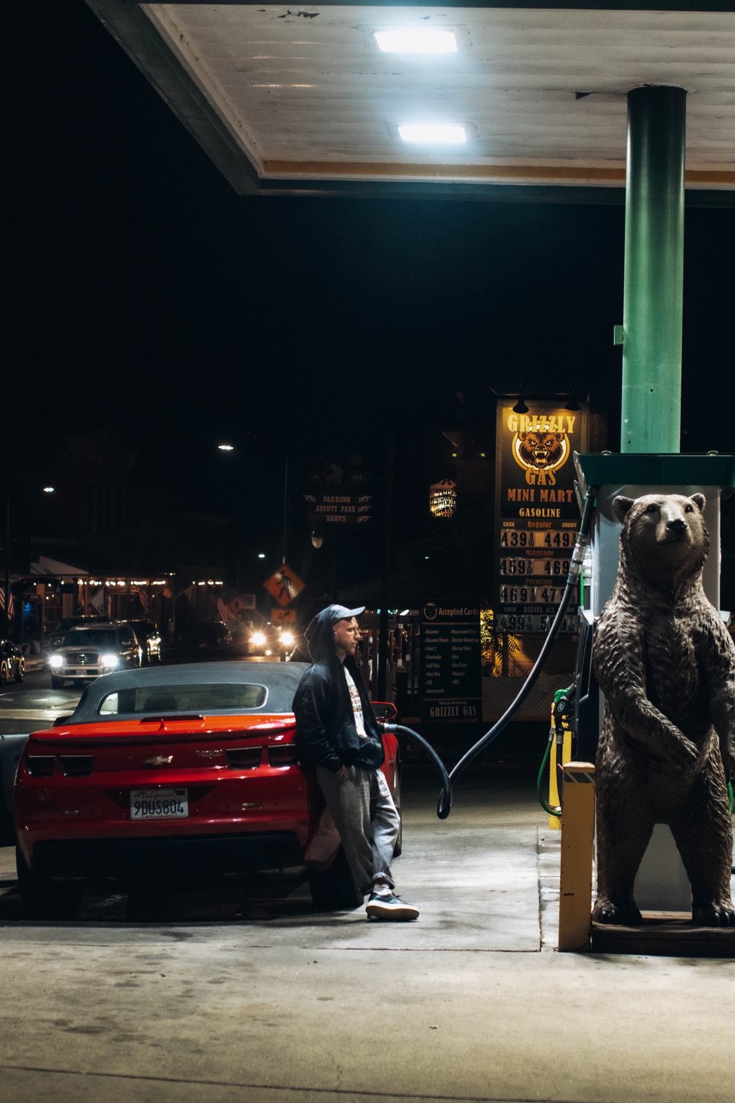 Где-то на заправке в Юте близ штата Вайоминг очередная остановка, чтобы дозаправить ракету. 🚀 Сейчас крутое вр…