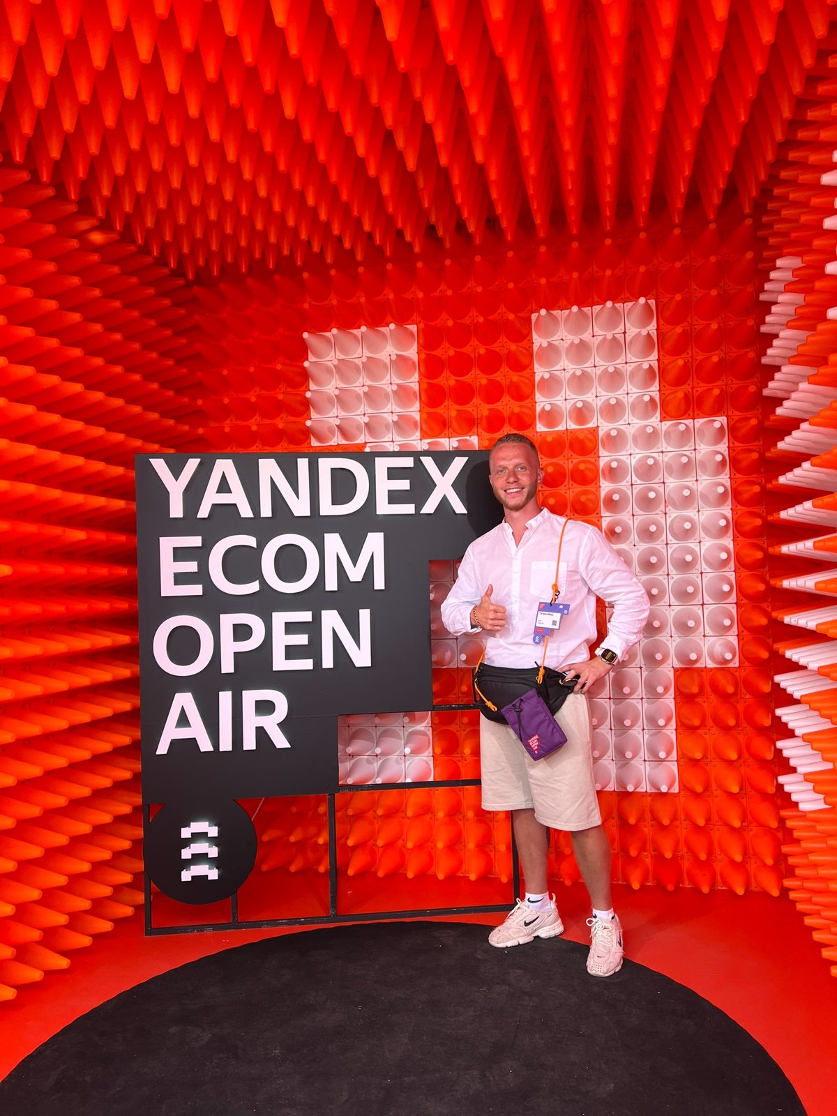 Ecom Open Air 2025 от Яндекса – мероприятие, где маркетологи и CEO с глубоким интересом слушают лекции, делая…