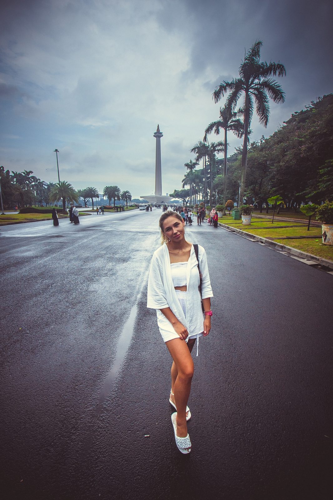 Jakarta – unlocked ✅ Есть ощущение, что сейчас, в сезон дождей, в Джакарте погода меняется ежеминутно. Поэтому…